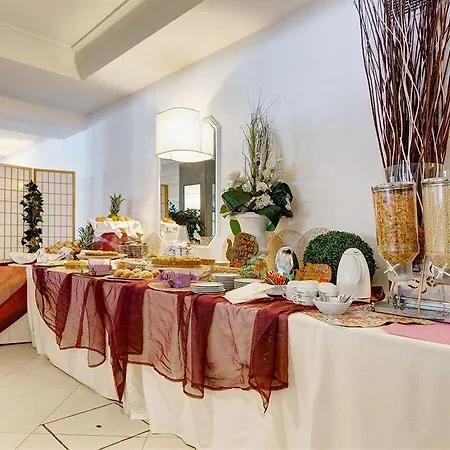 Hotel Aris Garden 4*