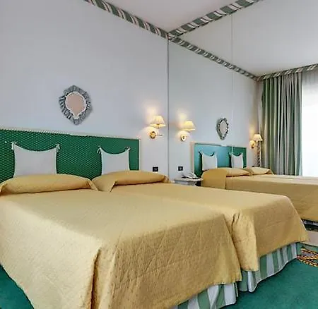 Hotel Aris Garden 4*