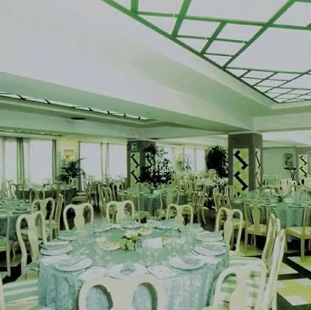 Hotel Aris Garden