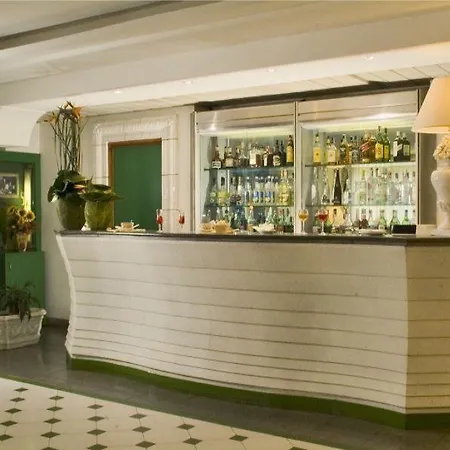 Hotel Aris Garden