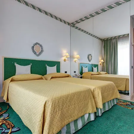 Aris Garden Hotel 4*