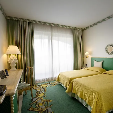 Aris Garden Hotel